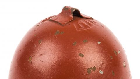 55 | Eihandgranate als Weihnachtsschmuck